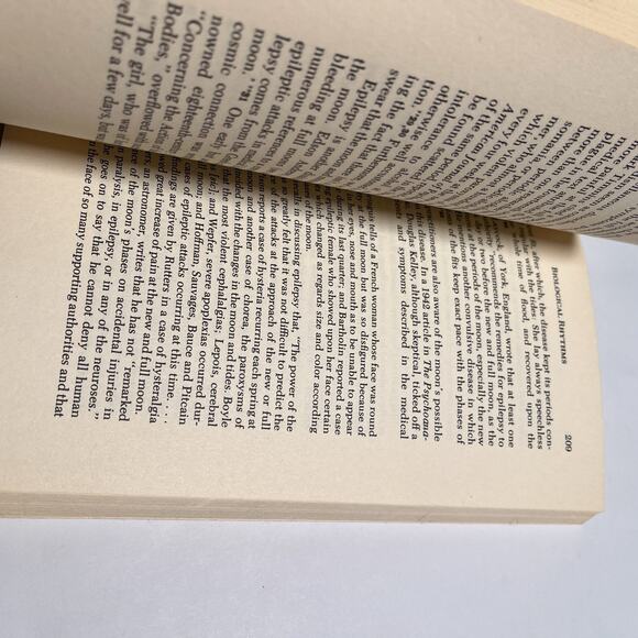 Moon Madness & Other Effects of the Full Moon By Paul Katzeff PB Book Occult - Picture 6 of 8